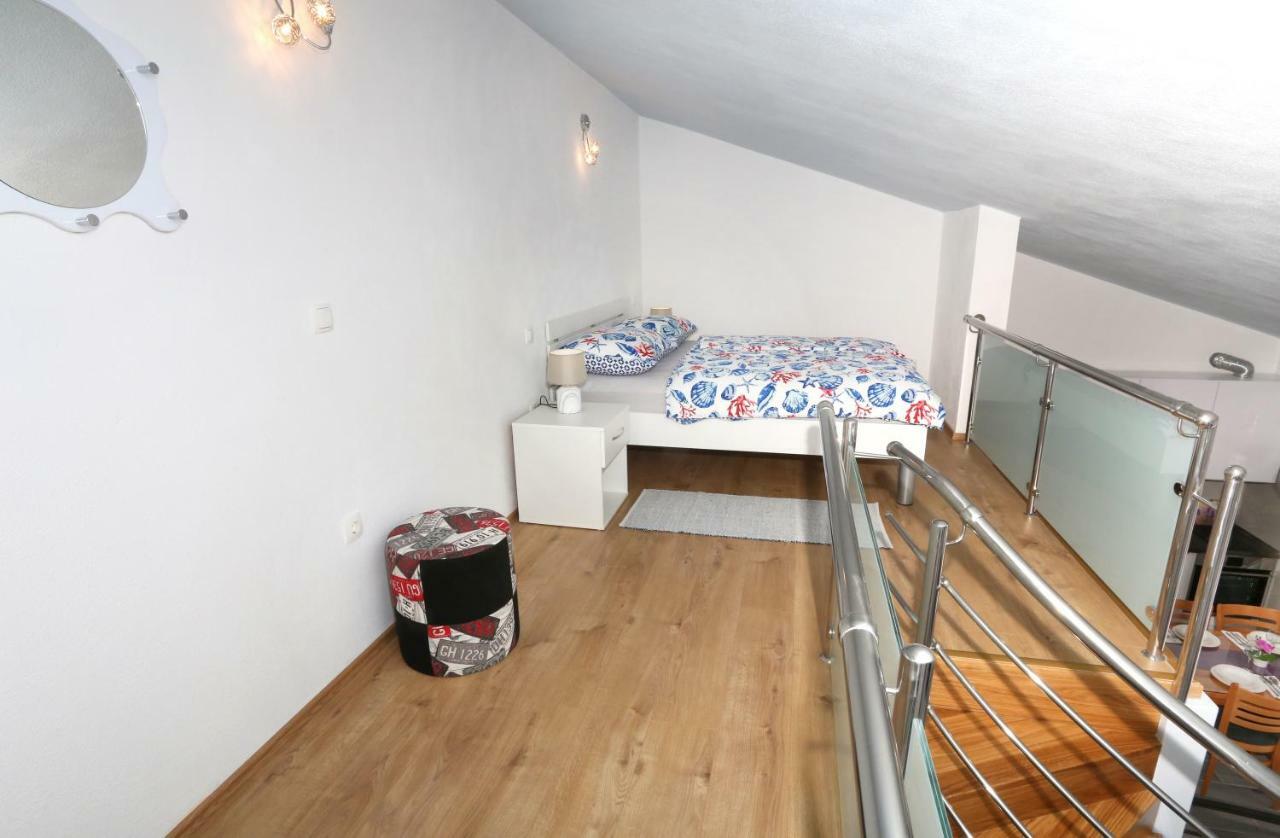 Apartman Kristian Trogir Exterior foto